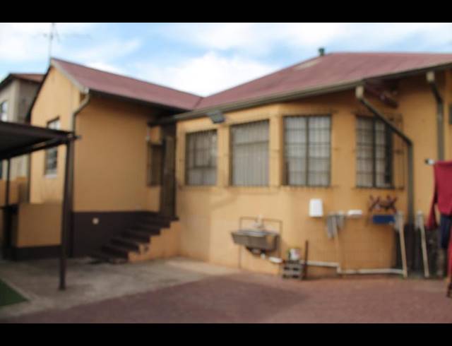 4 BEDROOM HOUSE FOR SALE IN KENSINGTON